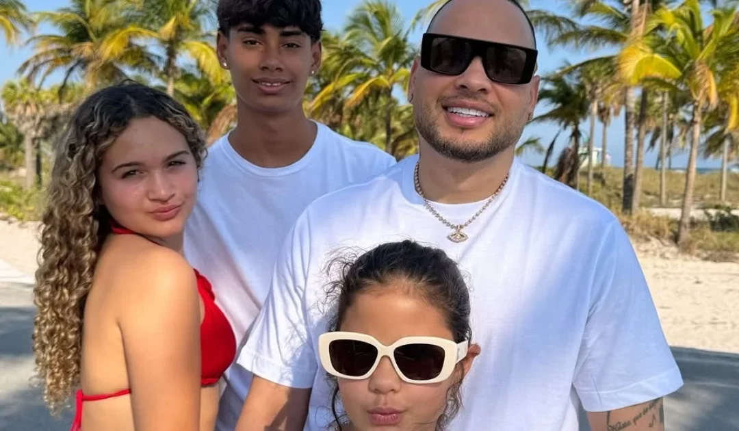 Jacob Forever logra reunir a sus tres hijos en Miami