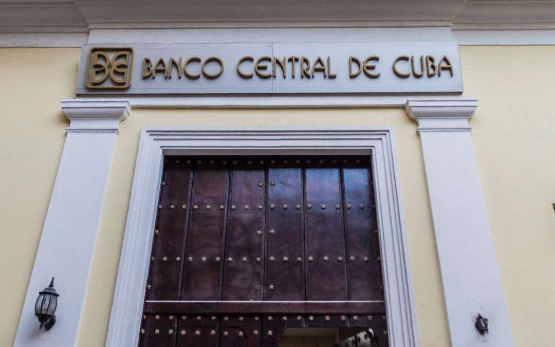 Banco Central de Cuba refuerza control del mercado cambiario oficial