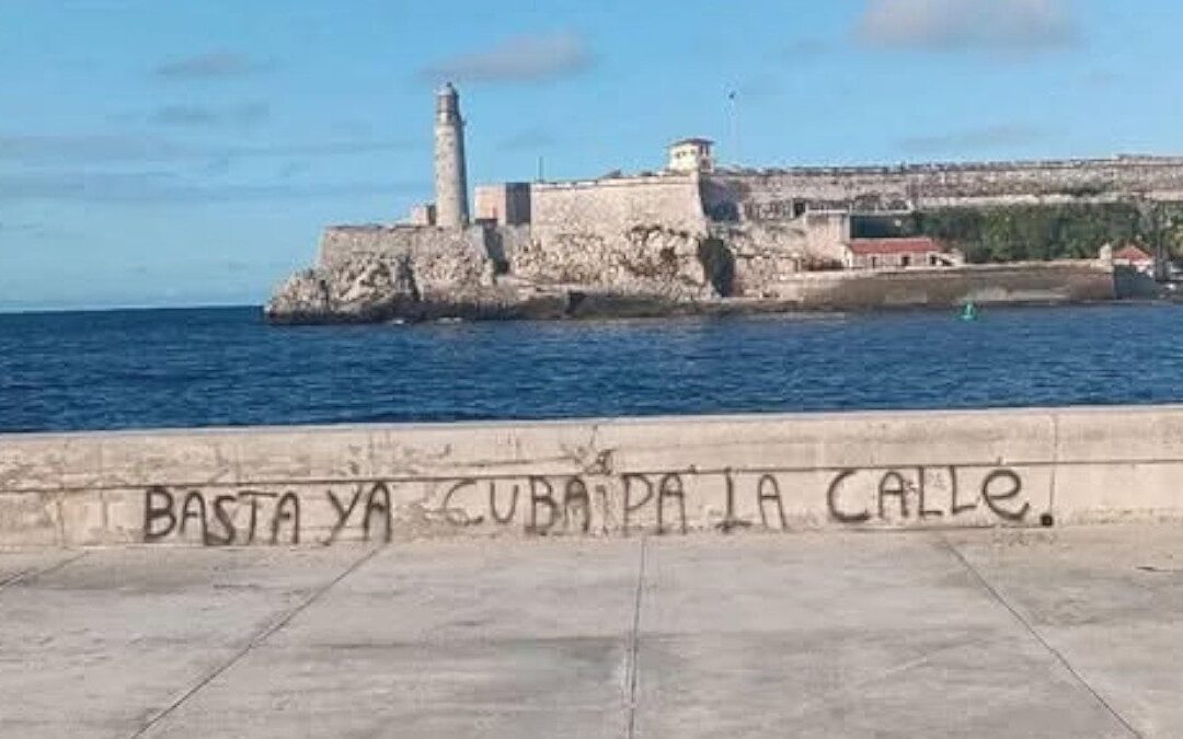 Mensaje Basta ya en el Malecón despierta a La Habana